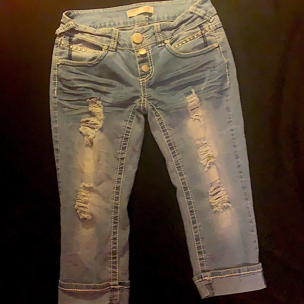 No boundaries Carpri Shorts